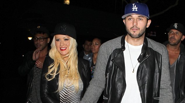 Christina Aguilera se pregătește să devină mămică. Uite ce burtică are!