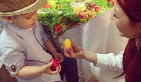 Elena Gheorghe respectă tradiţia. Ce a făcut băieţelul ei înainte de Paşti