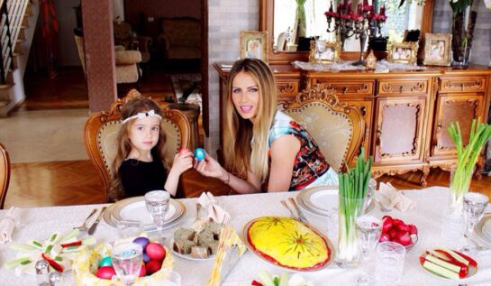 Andreea Bănică a petrecut Paştele în familie. Vezi cât de frumoasă e fetiţa ei, Sofia.