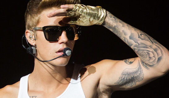 Bieber scoate piese pe bandă rulantă. AUDIO: „We Are Born From This”
