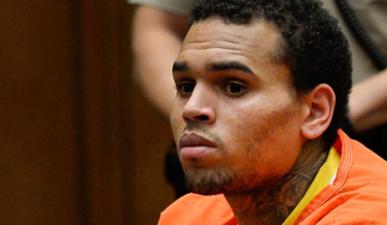 Chris Brown îşi serbează ziua în puşcărie