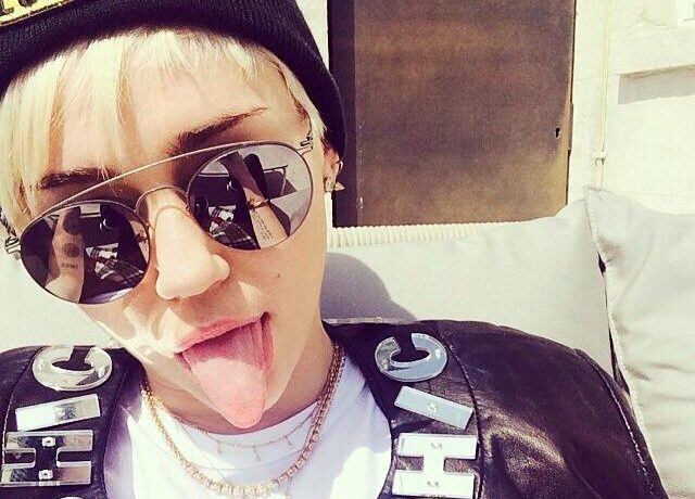 Miley Cyrus a luat-o razna. Uite ce filmuleţe a pus pe Instagram!