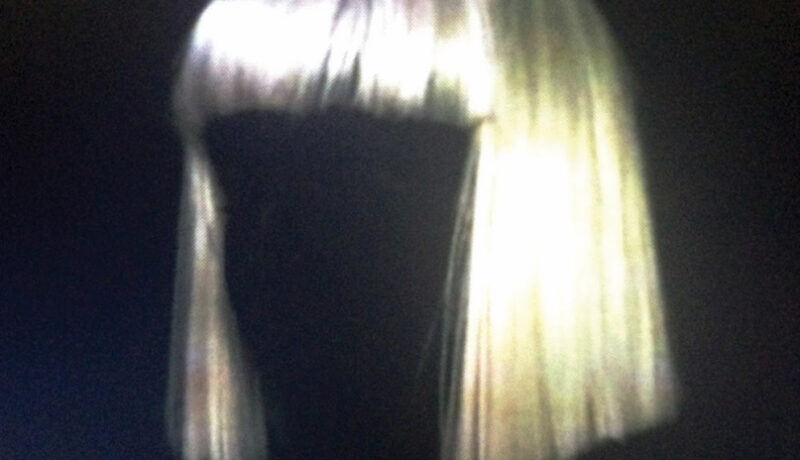 Aşa arată coperta albumului nou pe care-l va lansa Sia! Vezi ce piese sunt pe el!