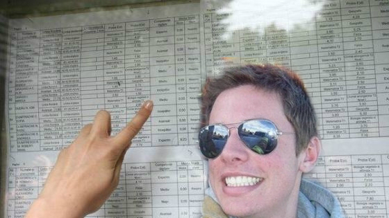 TREND: Cocalarii își fac selfie cu notele obținute la examenul de evaluare națională