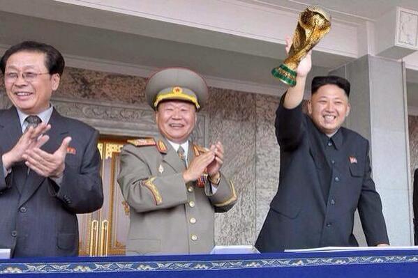 ISTERIE NAȚIONALĂ: Coreea de Nord sărbătorește câștigarea Cupei Mondiale din Brazilia