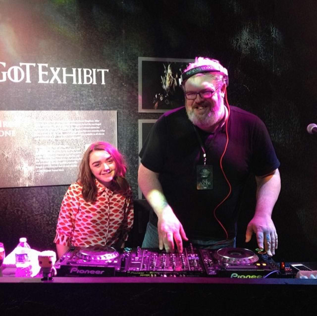 Îl ştii pe Hodor din Game Of Thrones? Ştiai că e DJ? Ascultă una din piesele lui!