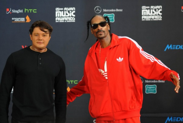 După colaborarea cu Adrian Mutu, Snoop Dogg vrea să scoată un album de colinde RAP cu Fuego!