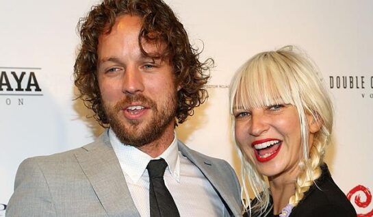 Sia s-a căsătorit cu un producător de filme documentare