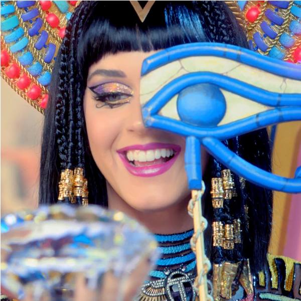 VIDEO BETON: Cum să opreşti un copil din plâns cu piesa „Dark Horse, a lui Katy Perry