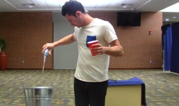 VIDEO LOL | Ice Bucket Challenge trece la nivelul următor. Astea sunt finalurile la care nu te aşteptai