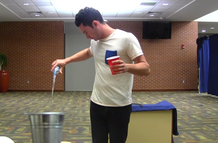 VIDEO LOL | Ice Bucket Challenge trece la nivelul următor. Astea sunt finalurile la care nu te aşteptai