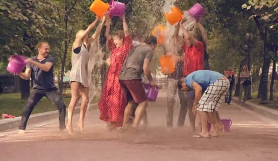 VIDEO LOL: Aşa se face Ice Bucket Challenge în Rusia!