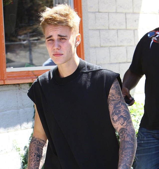 VIDEO | Prima declaraţie după ce Justin Bieber a fost arestat. Cântăreţul a ajuns la spital!