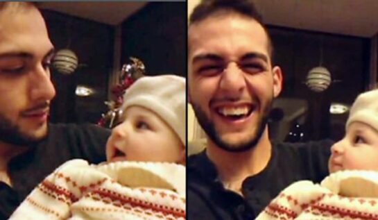 VIDEO LOL: Reacţia demenţială a unui bebe în timp ce tatăl lui face beatbox!
