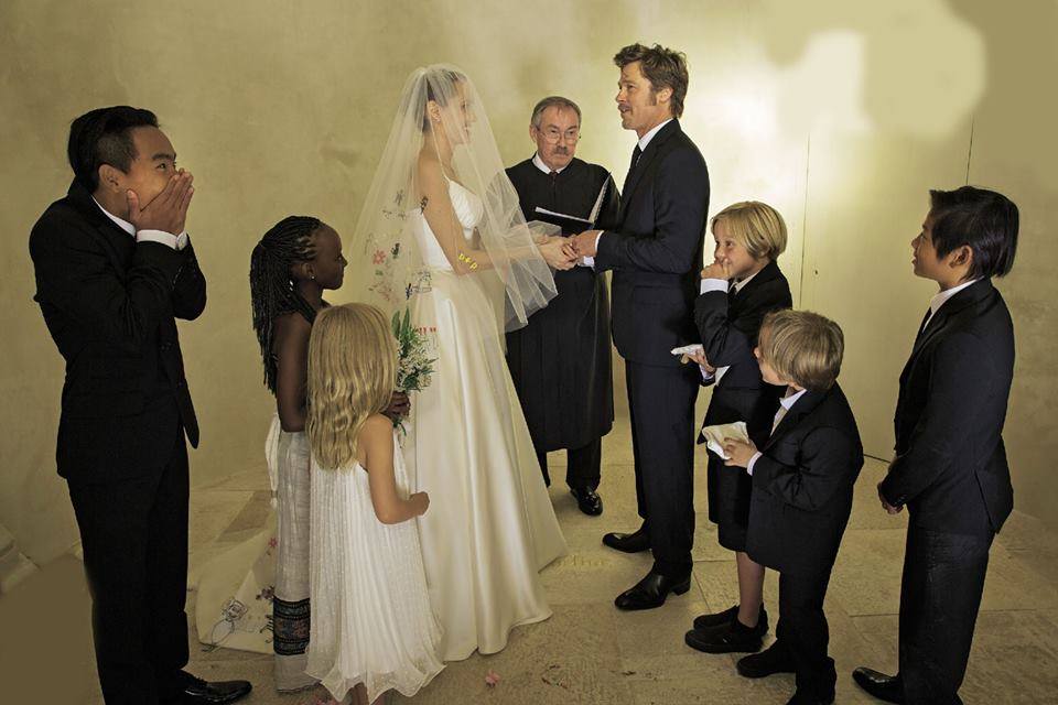 FOTO FRUMI: Poze fabuloase de la nunta anului, Angelina Jolie – Brad Pitt