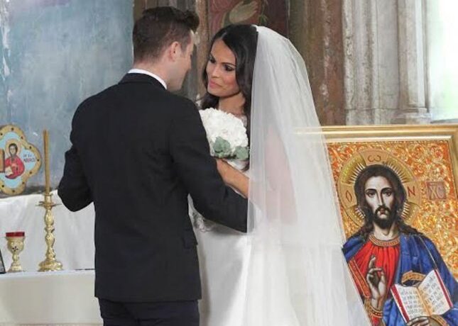 Adrian Sînă ne-a păcălit. S-a căsătorit, dar în noul său videoclip. Vezi „Tu m-ai dat gata”