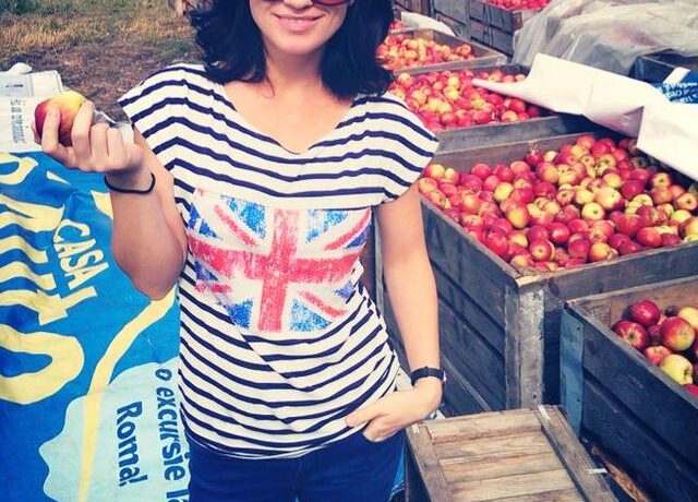 Ellie White a cumpărat 150 de kilograme de mere