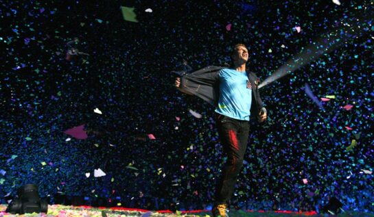BETON! Coldplay lansează un film!