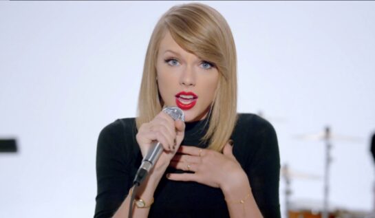 Taylor Swift cântă imnul New York-ului. Ascultă-l!