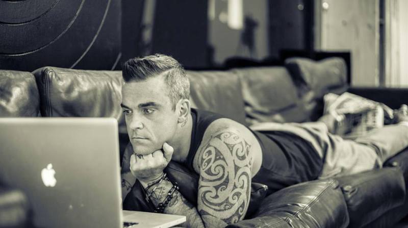 VIDEO FRUMI | Robbie Williams a dansat în faţa soţiei sale care se pregătea să nască
