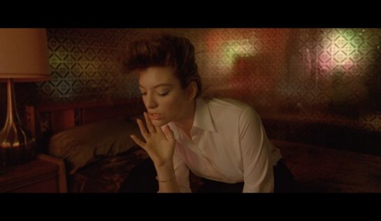 FRESH VIDEO: Lorde a lansat videoclipul piesei „Yellow Flicker Beat”