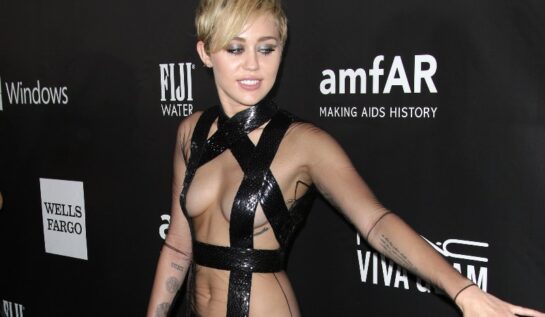 Miley Cyrus îi face concurenţă Rihannei. A făcut un pictorial HOT!