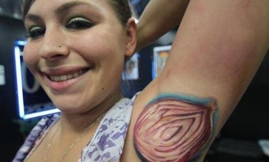 FOTO OMG: 10 tatuaje pe care regretă că și le-au făcut