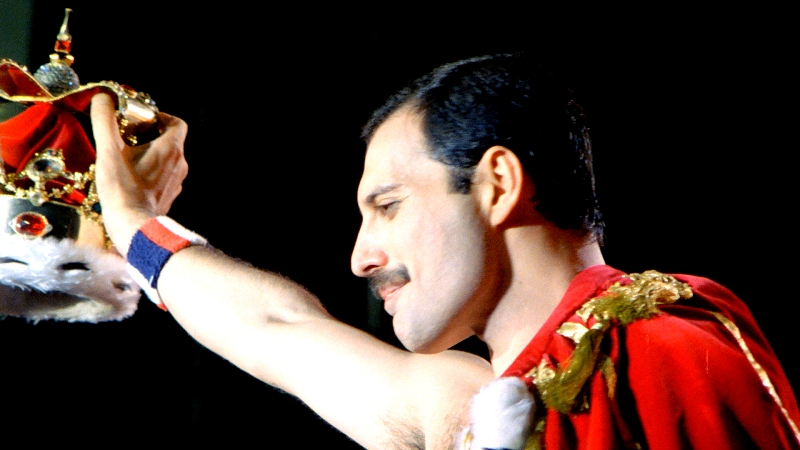 23 de ani de când Freddie Mercury ne-a părăsit. Care au fost cele mai bune momente muzicale