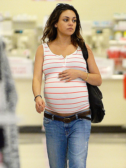 Uite cât de bine arată Mila Kunis la doar 2 luni după ce a născut