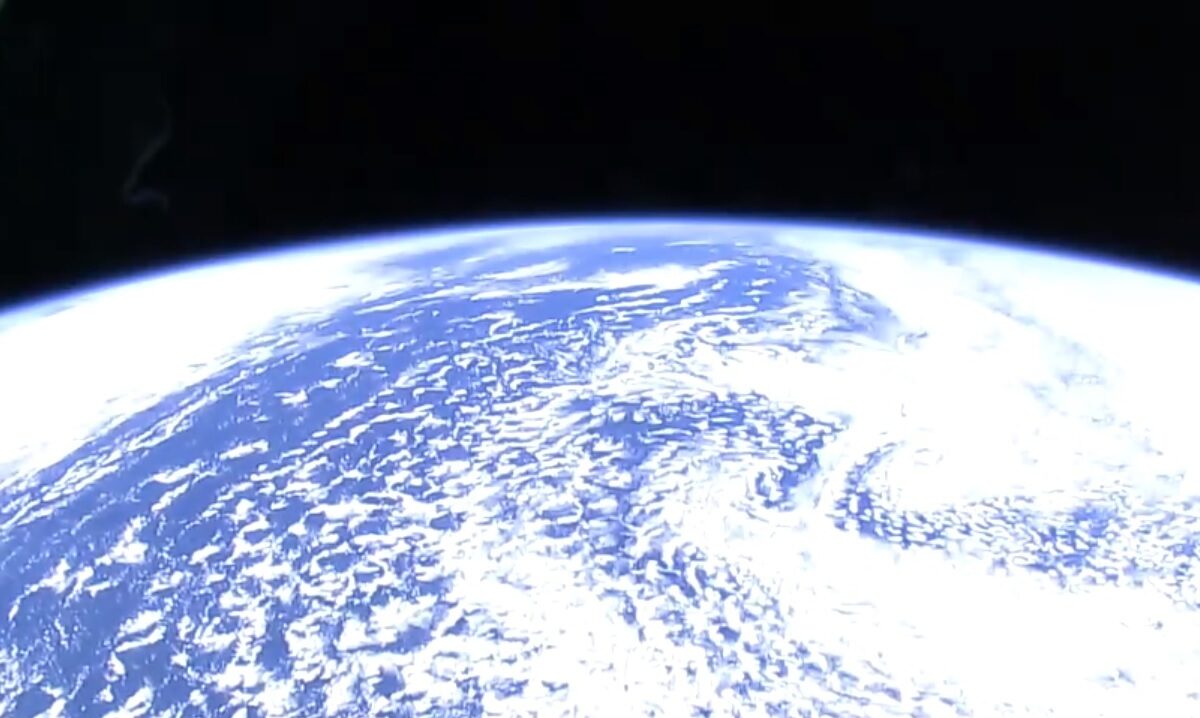 OMG! Știai că poți vedea Pământul din spațiu în timp real? Noi îți spunem cum!