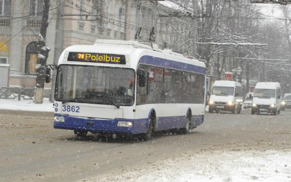RATB va introduce o nouă linie de transport în comun pe timp de iarnă: Poleibuzul