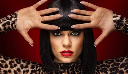 OMG! Ghici pe cine a adus pe scenă Jessie J în locul Arianei Grande pentru piesa „Bang Bang”?