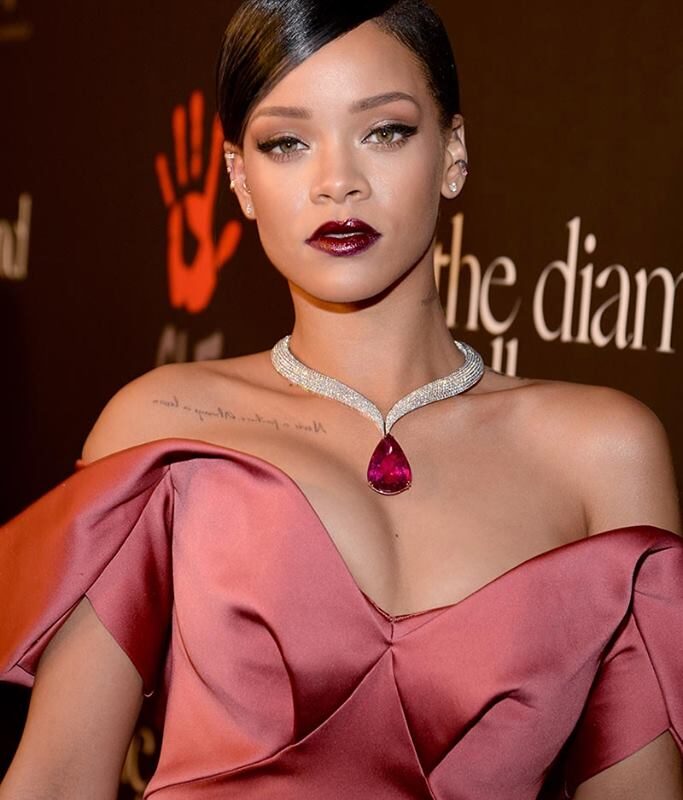 VIDEO WOW | Rihanna a arătat și a cântat fabulos la Diamond Ball