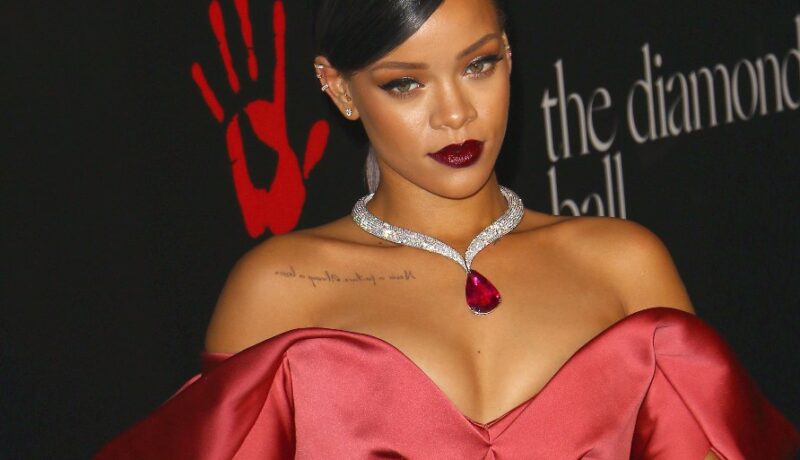 PIESA NOUĂ | Rihanna – World Peace