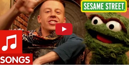 VIDEO LOL | Uite ce parodie a făcut Macklemore în emisiunea “Sesame Street”
