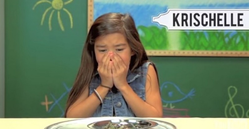 Cum reacționează copii când mănâncă melci pentru prima oară?