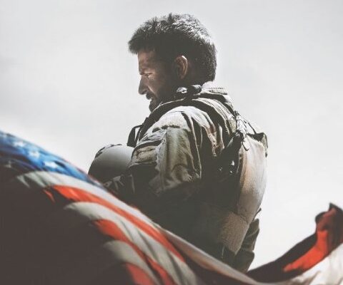 CONCURS “American Sniper” – Câștigă un hanorac și un tricou cu logo-ul filmului doar pe zutv.ro!