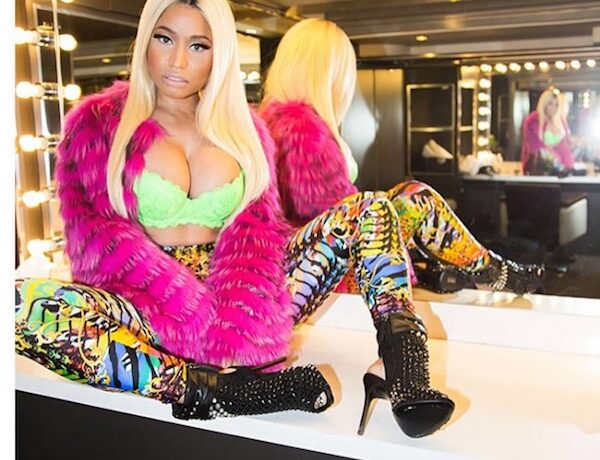 FOTO HOT | Nicki Minaj iese la înaintare cu fotografii sexy de pe platoul de filmare