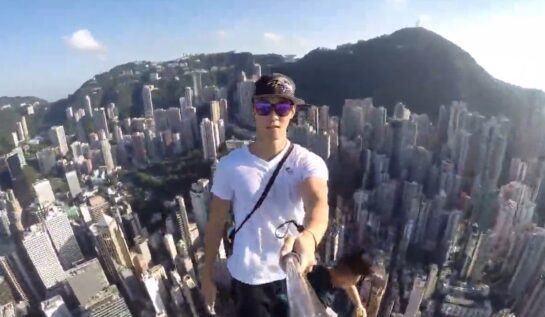 VIDEO OMG | S-a făcut cel mai periculos selfie din lume!