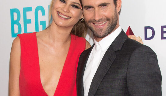 Adam Levine și soția lui sunt cuplul perfect. Uite cum au sărbătorit Valentine’s Day!