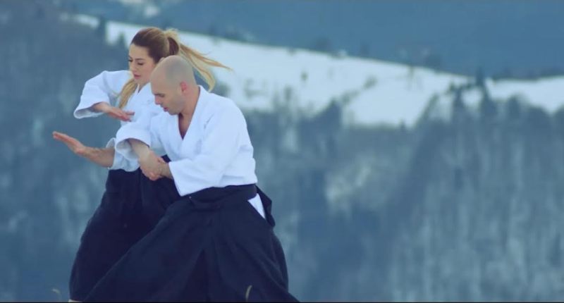 VIDEO | Lidia Buble s-a apucat de arte marţiale. S-a bătut în vârful muntelui!
