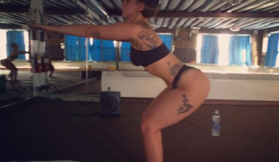 TOP 8 poze cu Lady Gaga făcând yoga