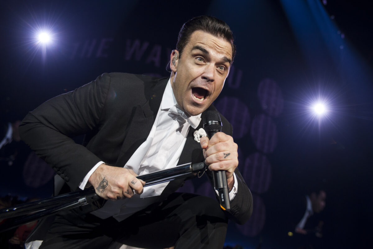 E oficial! Radio ZU îl prezintă pe Robbie Williams în România vara aceasta!