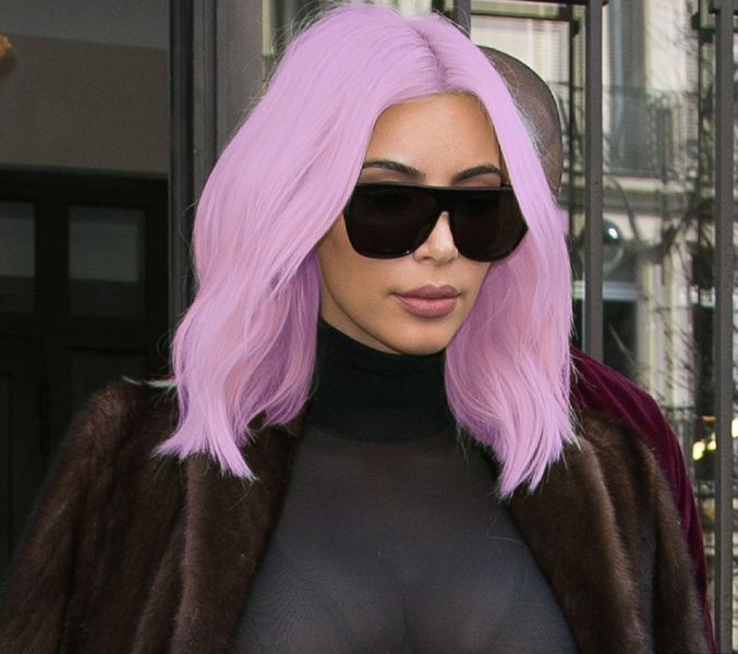 Cum ar arăta Kim Kardashian cu alte culori în cap? Mov, roz sau curcubeu?
