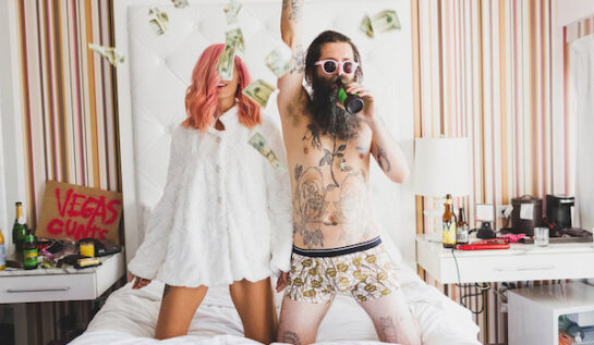 FOTO OMG | Un cuplu de hipsteri și-a făcut cele mai tari fotografii de nuntă