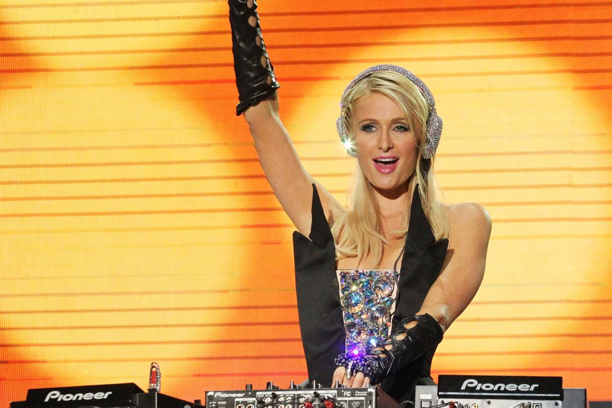 Paris Hilton vrea să fie un DJ apreciat! Vezi ce a declarat vedeta!