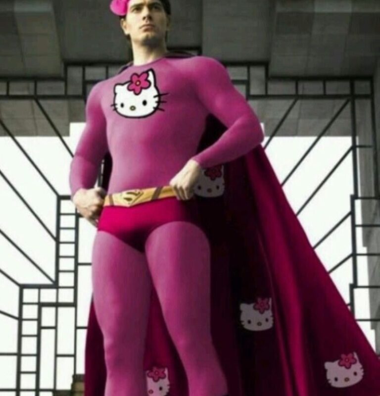 FOTO LOL | Super-eroii au fost transformați în Hello Kitty!