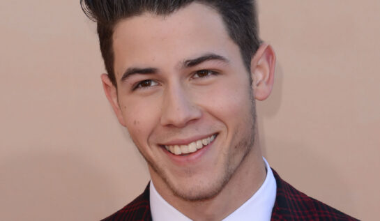 FOTO BETON | Nick Jonas e vedeta numărului din mai al revistei GQ