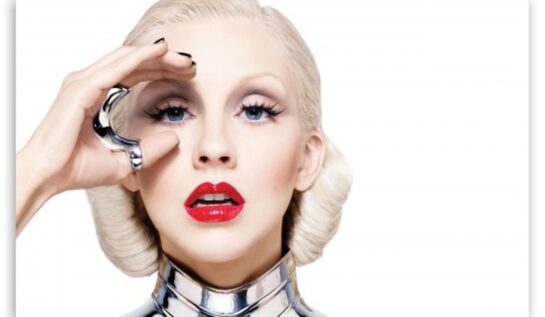 PIESĂ BETON | Christina Aguilera – „The Real Thing”