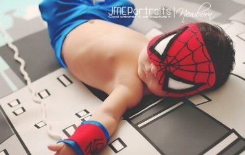 FOTO FRUMI l Bebelușii super-eroi vor să cucerească lumea. Pregătește-te să zâmbești!